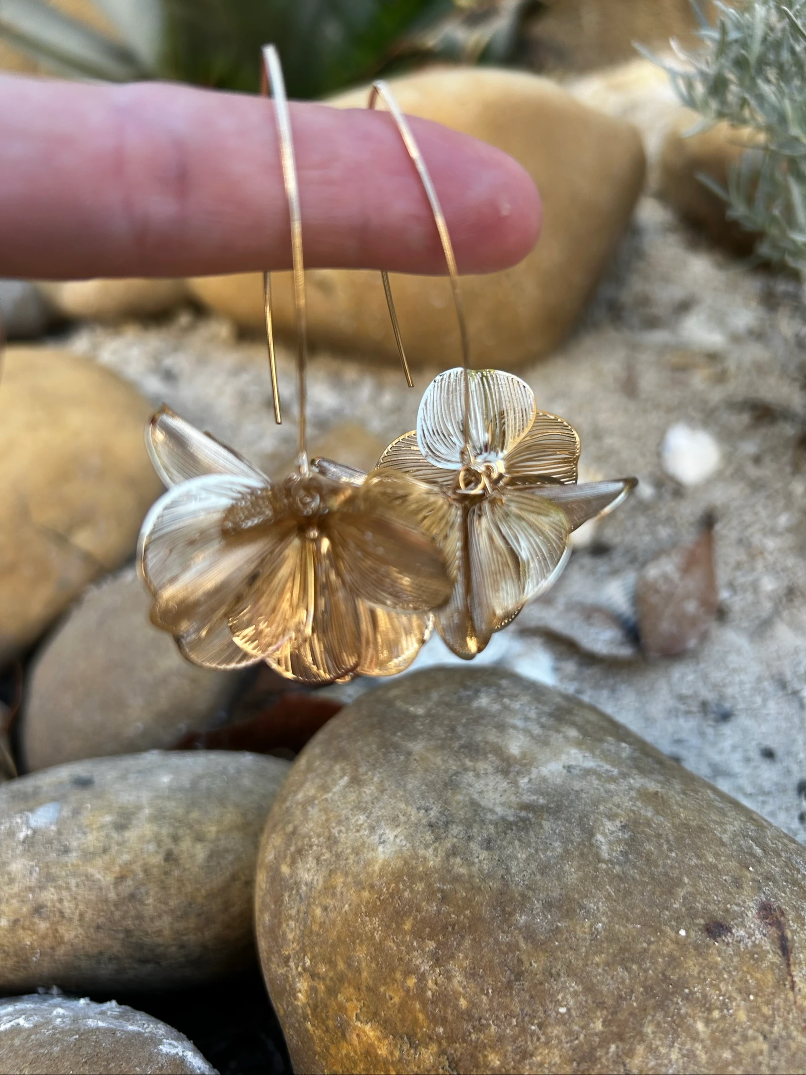 Golden flower earrings – photo 2